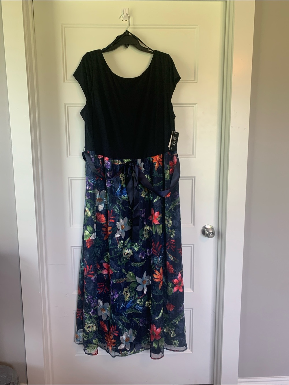 Black Top Navy Floral Midi Dress with Tie Waist-size 22W